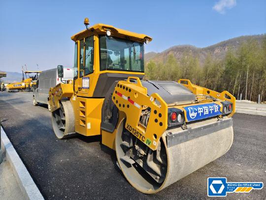 徐工XD135TCIV雙鋼輪壓路機