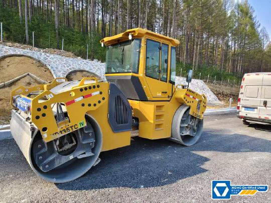 徐工XD135TCIV雙鋼輪壓路機