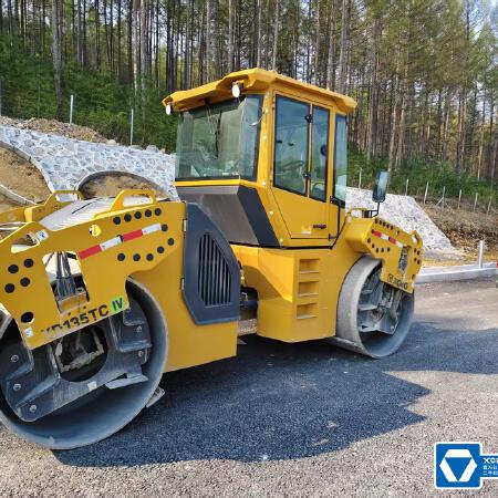 徐工XD135TCIV双钢轮压路机