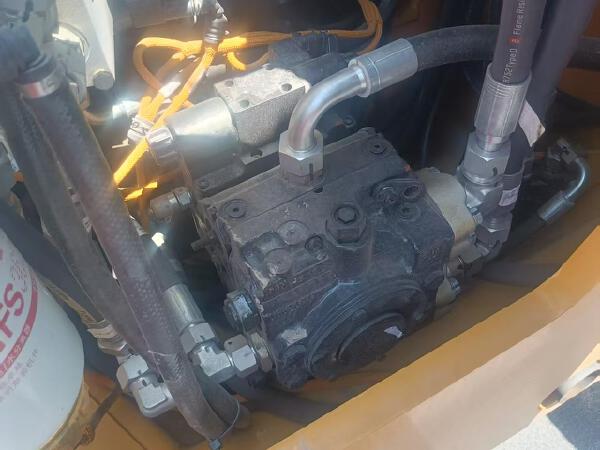 徐工XD133CIV雙鋼輪壓路機(jī)