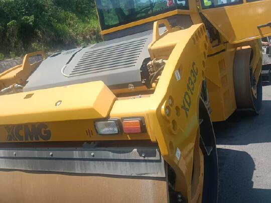 徐工XD133CIV雙鋼輪壓路機