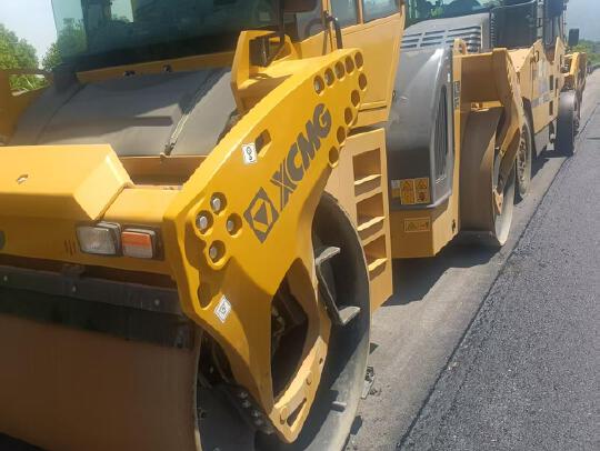 徐工XD133CIV雙鋼輪壓路機