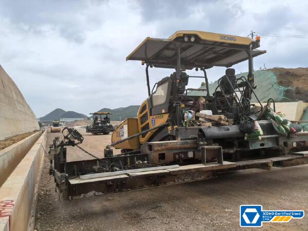 徐工RP905IV攤鋪機