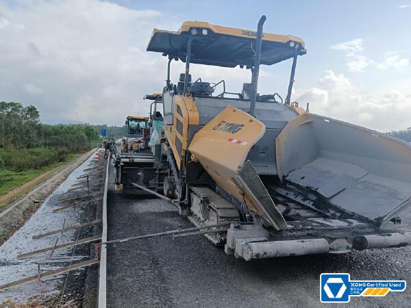 徐工RP905IV攤鋪機(jī)