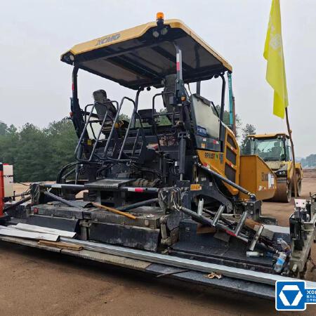 徐工RP955TIV摊铺机