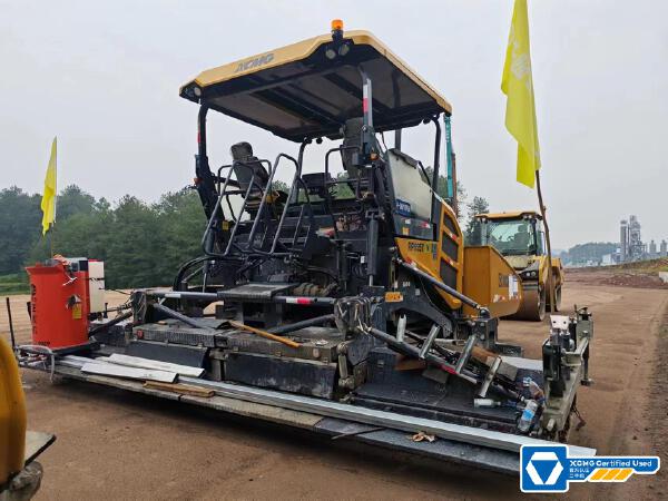 徐工RP955TIV攤鋪機