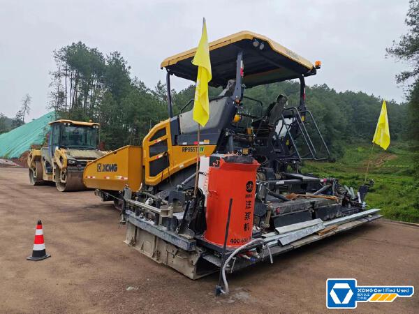 徐工RP955TIV攤鋪機