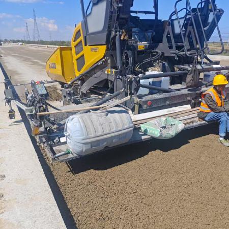 徐工RP955TIV摊铺机