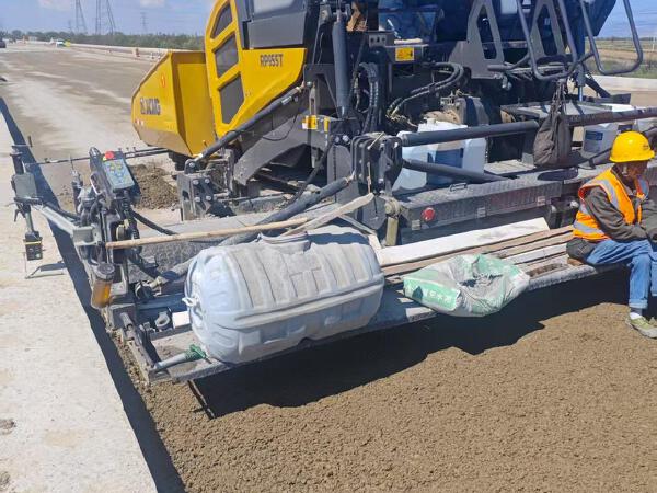 徐工RP955TIV攤鋪機