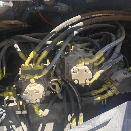 徐工RP955TIV摊铺机