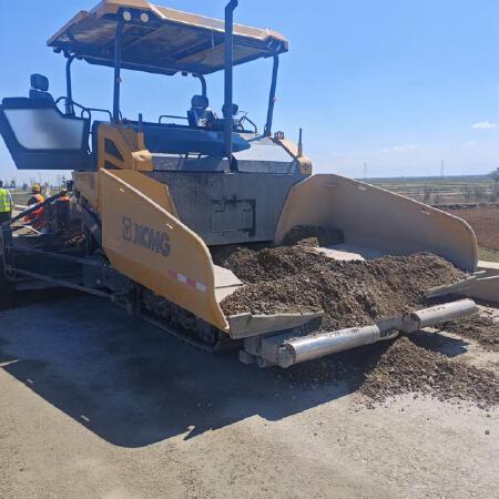 徐工RP955TIV摊铺机