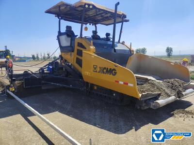 徐工RP955TIV攤鋪機(jī)