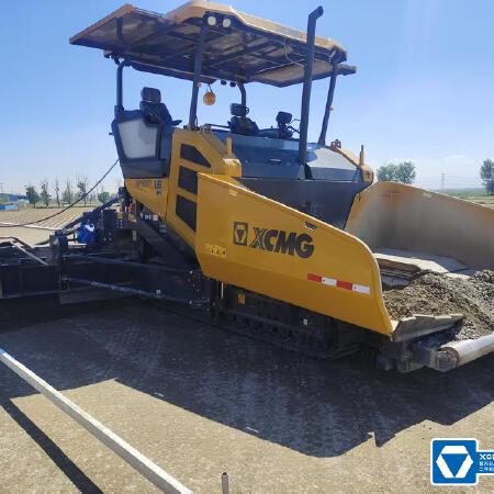 徐工RP955TIV摊铺机