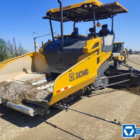 徐工RP955TIV摊铺机