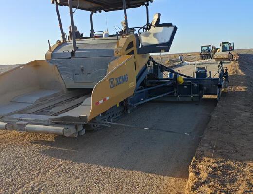 徐工RP955TIV摊铺机