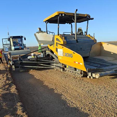 徐工RP955TIV摊铺机