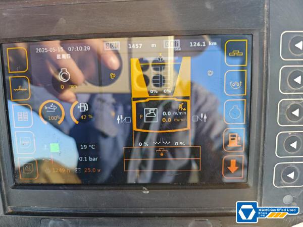 徐工RP955TIV攤鋪機(jī)