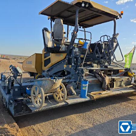 徐工RP955TIV摊铺机