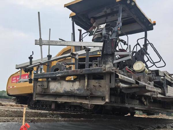 徐工RP1005T攤鋪機(jī)