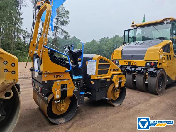 徐工XD120IV手扶式振動(dòng)壓路機(jī)
