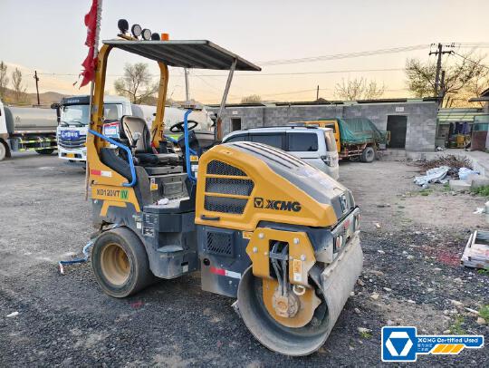 徐工XD120VTIV手扶式振動壓路機