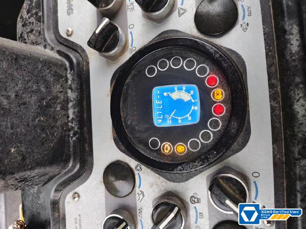 徐工XD120VTIV手扶式振動(dòng)壓路機(jī)