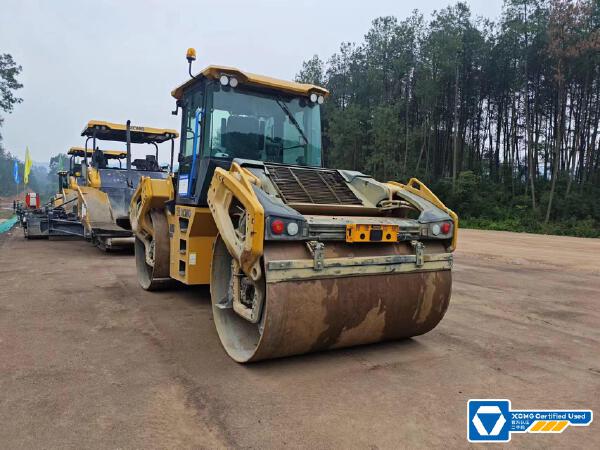 徐工XD135TIV雙鋼輪壓路機