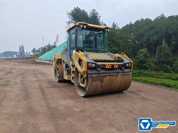 徐工XD135TIV雙鋼輪壓路機