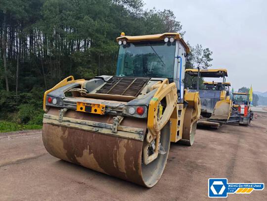 徐工XD135TIV雙鋼輪壓路機