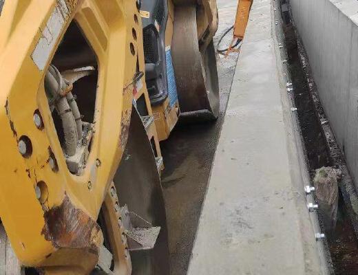 徐工XD135TIV双钢轮压路机