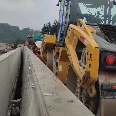 徐工XD135TIV双钢轮压路机