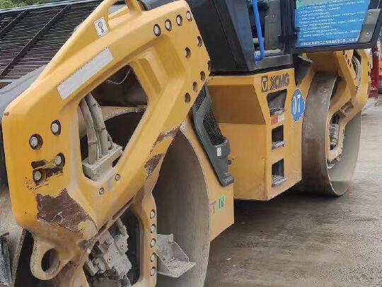 徐工XD135TIV雙鋼輪壓路機