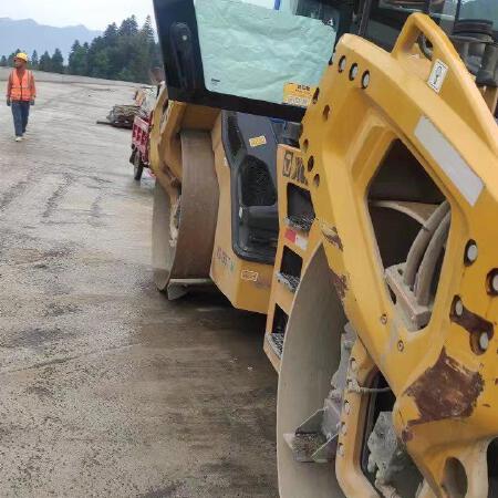 徐工XD135TIV双钢轮压路机