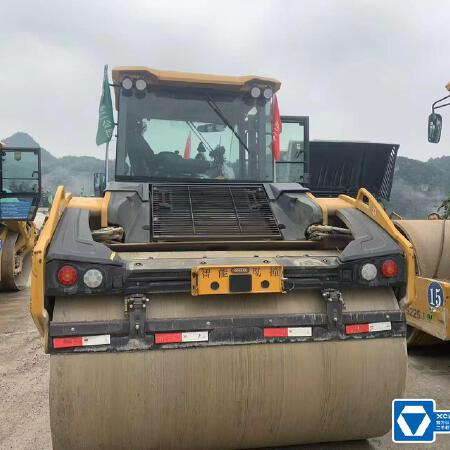 徐工XD135TIV双钢轮压路机