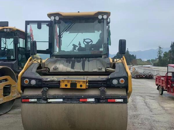 徐工XD135TIV雙鋼輪壓路機