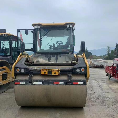 徐工XD135TIV双钢轮压路机