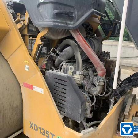 徐工XD135TIV双钢轮压路机