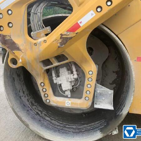 徐工XD135TIV双钢轮压路机
