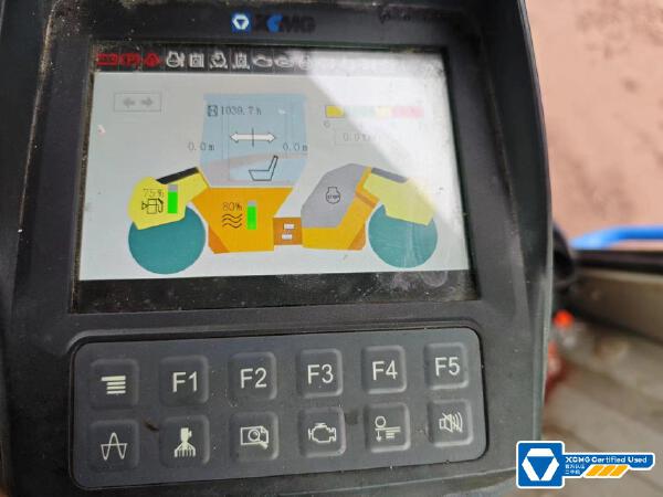 徐工XD135TIV雙鋼輪壓路機