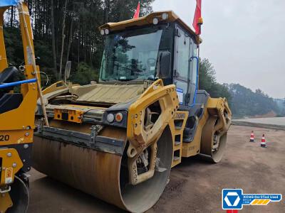 徐工XD135TIV雙鋼輪壓路機(jī)