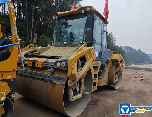 徐工XD135TIV双钢轮压路机