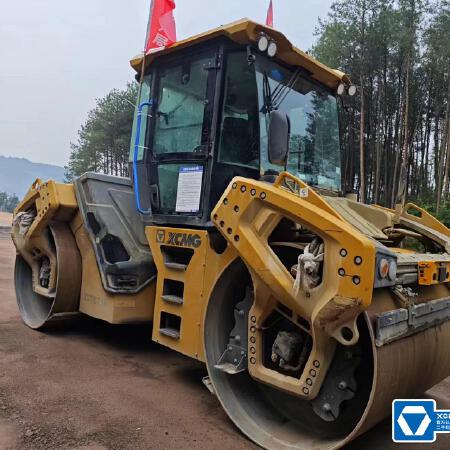 徐工XD135TIV双钢轮压路机