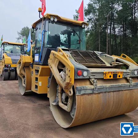 徐工XD135TIV双钢轮压路机