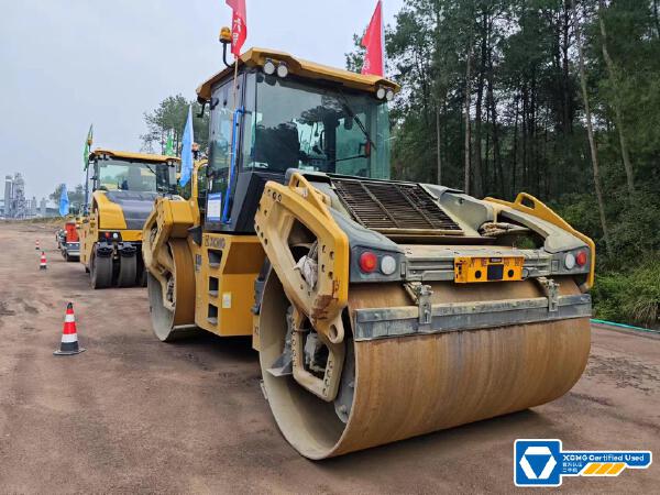 徐工XD135TIV雙鋼輪壓路機