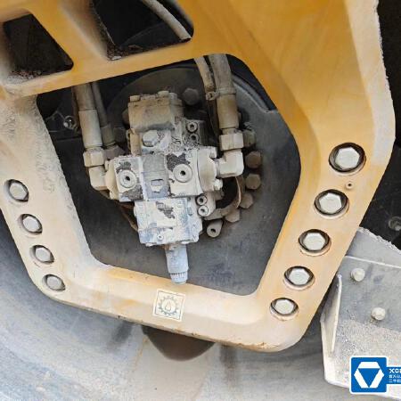 徐工XD135TIV双钢轮压路机