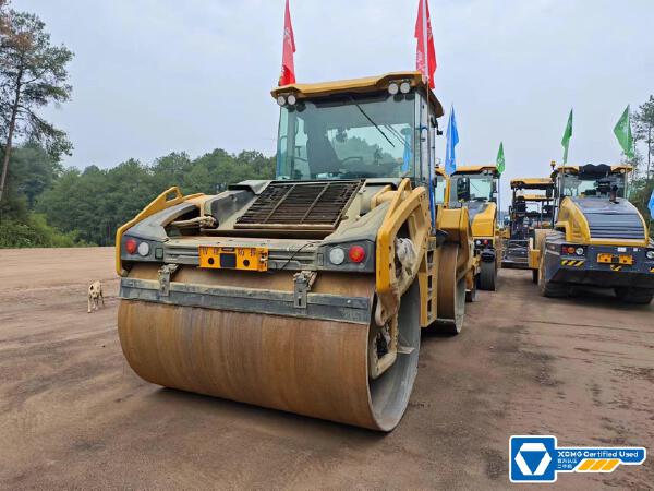 徐工XD135TIV雙鋼輪壓路機