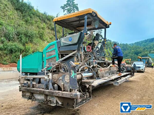 徐工RP1355T攤鋪機(jī)