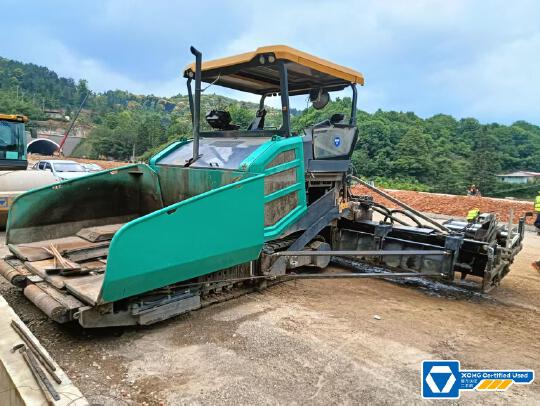 徐工RP1355T攤鋪機