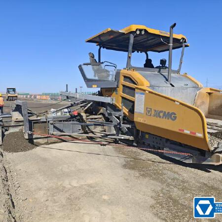 徐工RP1355T摊铺机