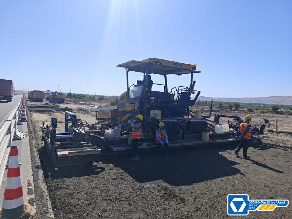 徐工RP1355T攤鋪機(jī)